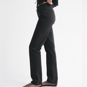 Abercrombie and fitch mid rise 90’s straight leg jeans in black size 28